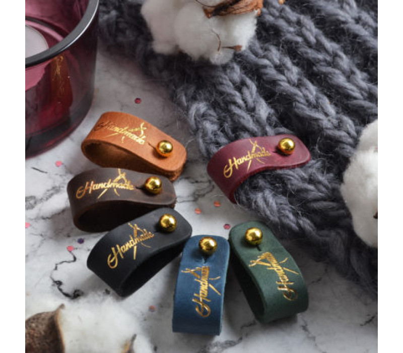 Декор пришивний шкіряна бірка 8х1,5 "Hand made" на гвинті V008